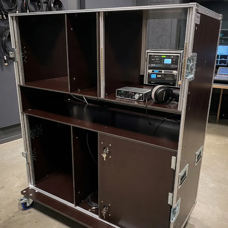 Régie avec niche rackable flight case rackable