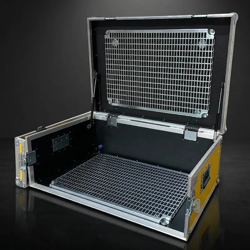 FLight case avec ouverture avant et capot sur ressorts