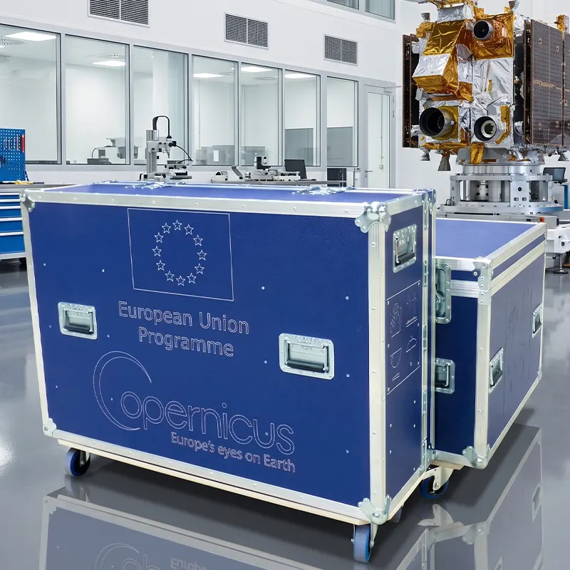 Flight case sur mesure pour maquette de satellite Flight case sur mesure pour maquette de satellite
