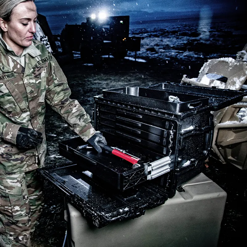 Flight case plastique peli servante militaire